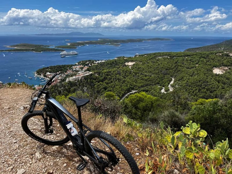 Self-guided mountain bike tour (non-electric) - Reaching Stari Grad by bicycle