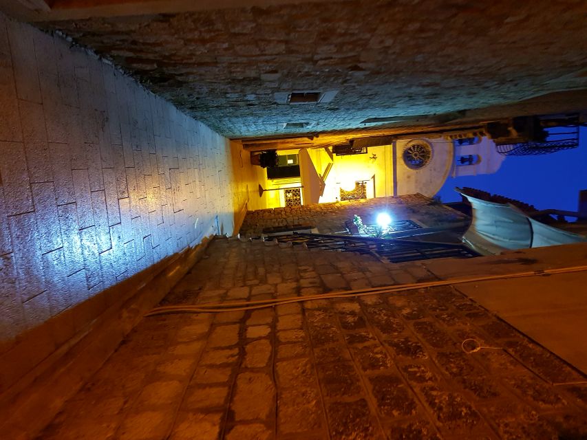 Sibenik: Guided Evening Walking Tour - Four Wells and the practical medieval city
