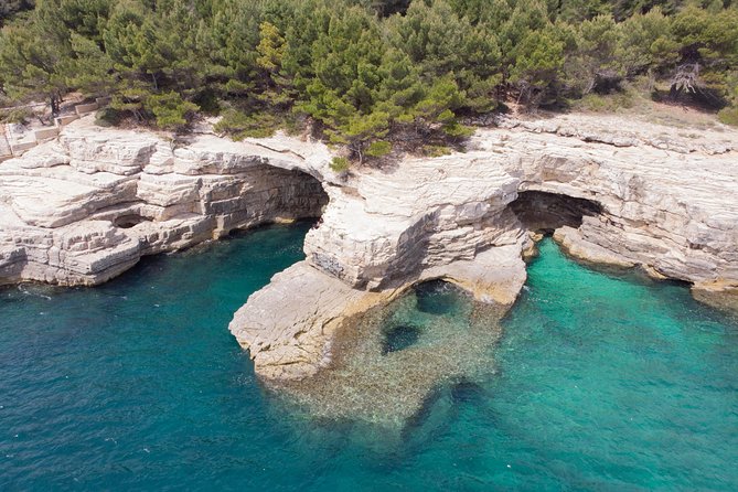 SNORKELING ADVENTURE | Pula Boat - Pigeon Cliffs and optional cliff jumping