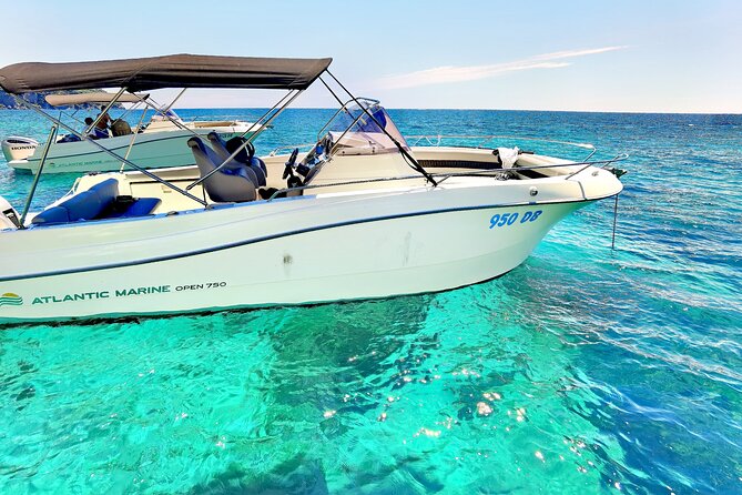 Speedboat Atlantic Marine 750, 4 or 8 hours - Who will enjoy this island day most