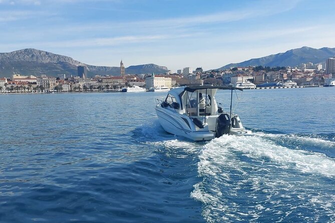 Speedboat transfer from Hvar town (Water taxi transfer) to Airport Split - Leaving Hvar by speedboat instead of ferry