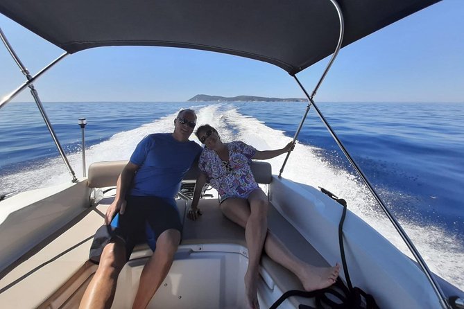 Speedboat transfer from Hvar town (Water taxi transfer) to Airport Split - Who should book this Hvar transfer?