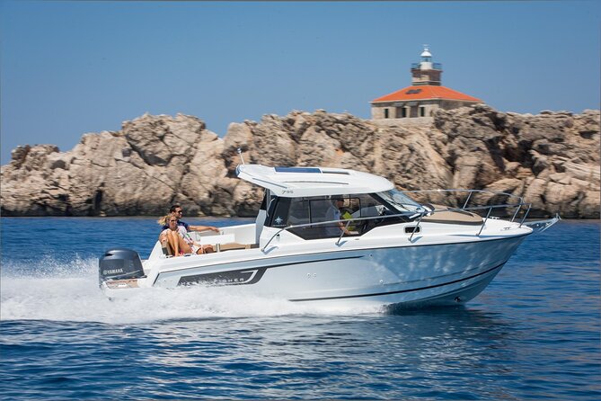 Speedboat transfer from Hvar town (Water taxi transfer) to Airport Split - The Adriatic crossing and the value of the view