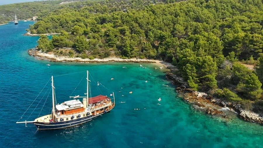 Split: All inclusive Brač & Šolta Island Swimming Cruise - Why this cruise works as a full day from Split