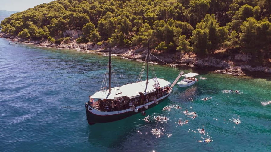 Split: Blue Lagoon & 3 Islands Tour with Lunch & Hidden Bay - Borko Beach, lunch, and a long afternoon break