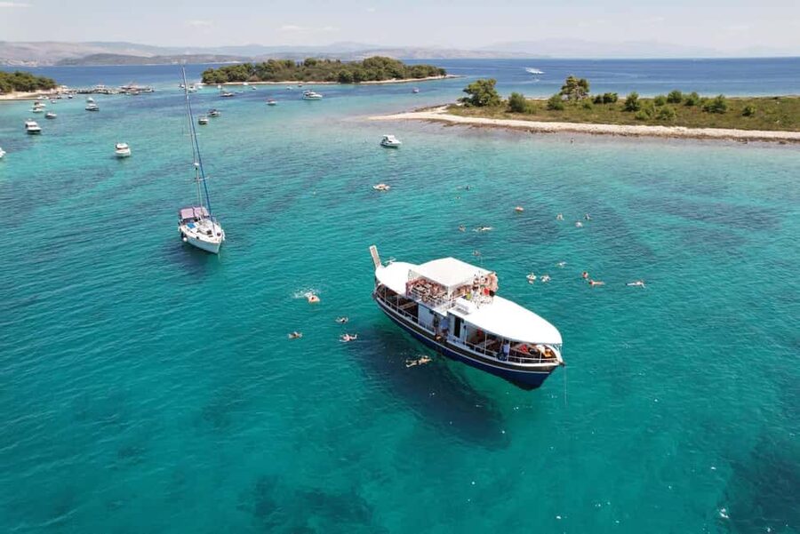 Split: Blue Lagoon and Šolta Boat Tour with Lunch and Drinks - Key points at a glance