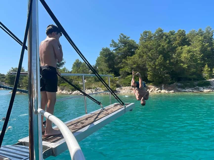 Split: Blue Lagoon and Šolta Boat Tour with Lunch and Drinks - A full day on the Adriatic, not a quick sightseeing run