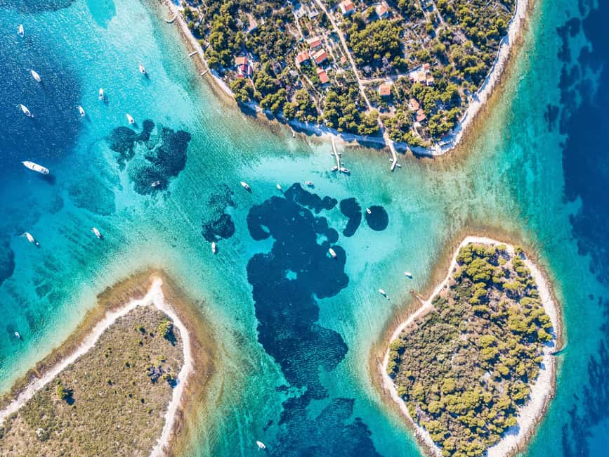 Split: Blue Lagoon and Šolta Boat Tour with Lunch and Drinks - The boat ride is part of the experience