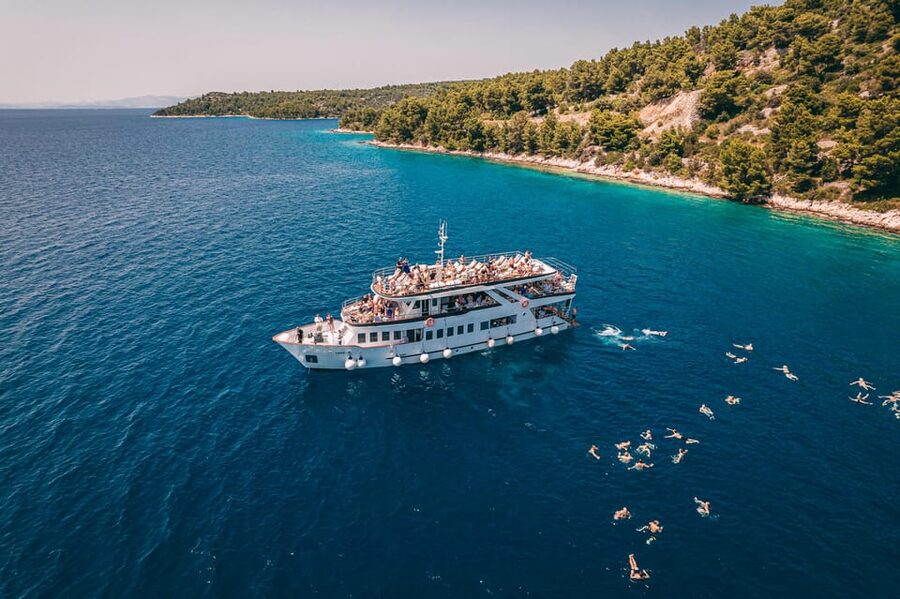Split: Blue Lagoon, Shipwreck and Šolta with Food and Drinks - Why this Split cruise works so well