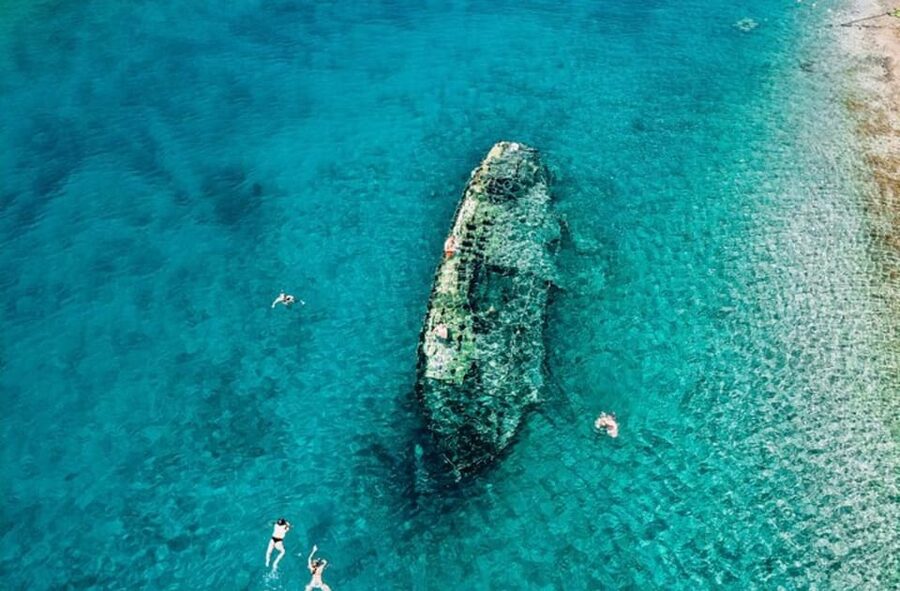 Split: Blue Lagoon, Shipwreck and Šolta with Food and Drinks - Morning coffee and the cruise from Split