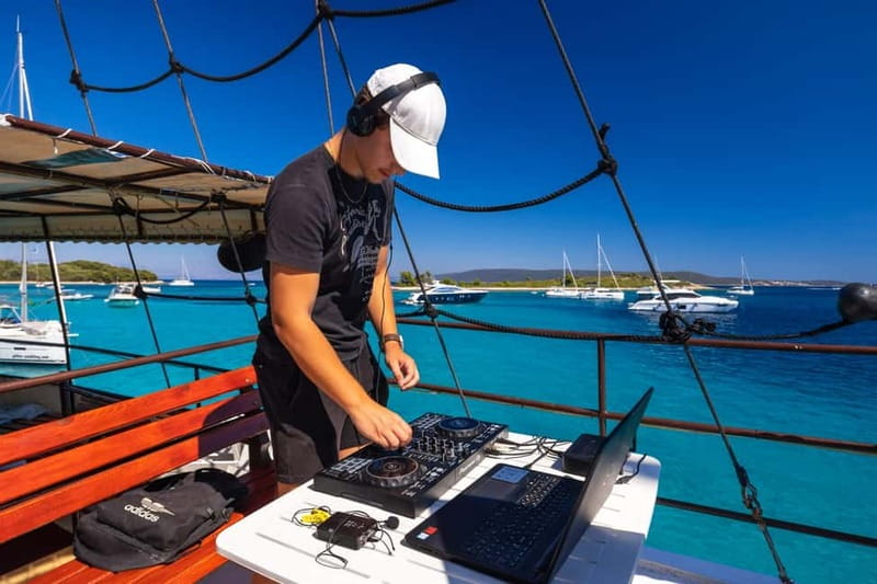 Split: Blue Lagoon Underwater Museum Tour w/Lunch & Drinks - Jelinak Island and Croatia’s underwater museum