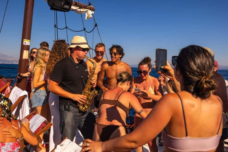 Split: Blue Lagoon Underwater Museum Tour w/Lunch & Drinks - What the boat atmosphere is really like