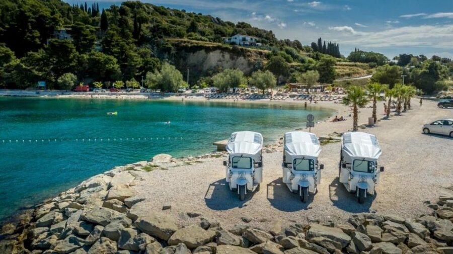 Split: City Highlights Electric Tuk-Tuk Tour - Starting at the fountain and Bačvice Beach