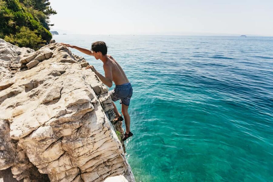 Split: Cliff Jumping & Deep Water Solo Tour - Meeting near Kasjuni Beach