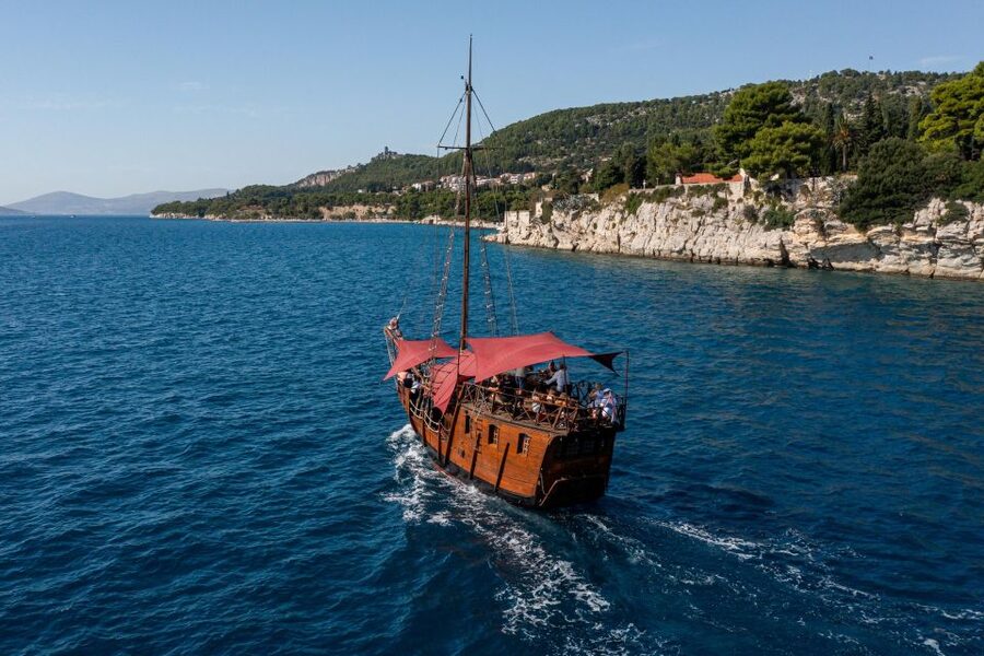 Split: Cruise on Columbo's Pirate Ship "Santa Maria" - What the 90-minute duration means for your day