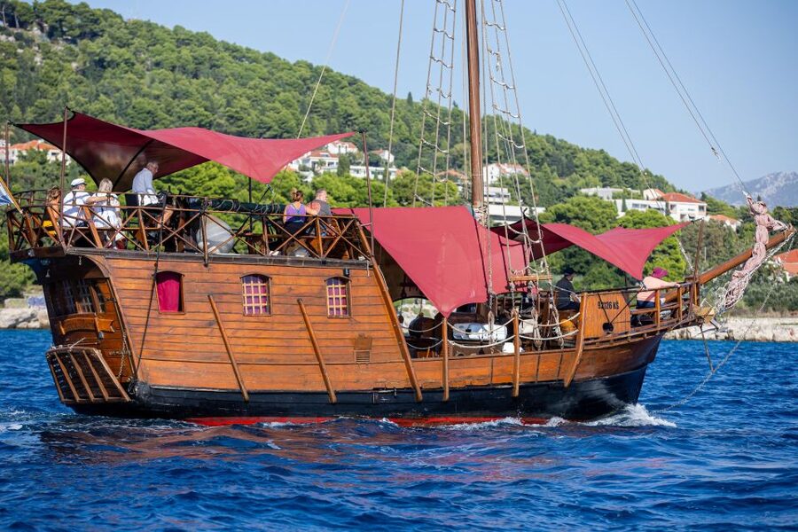 Split: Cruise on Columbo's Pirate Ship "Santa Maria" - Boarding beside the Santa Maria
