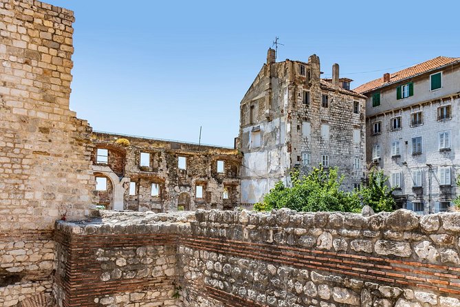 Split: Game of Thrones Small group Tour with Diocletian's Cellar - Starting at the Peristyle of Diocletian’s Palace