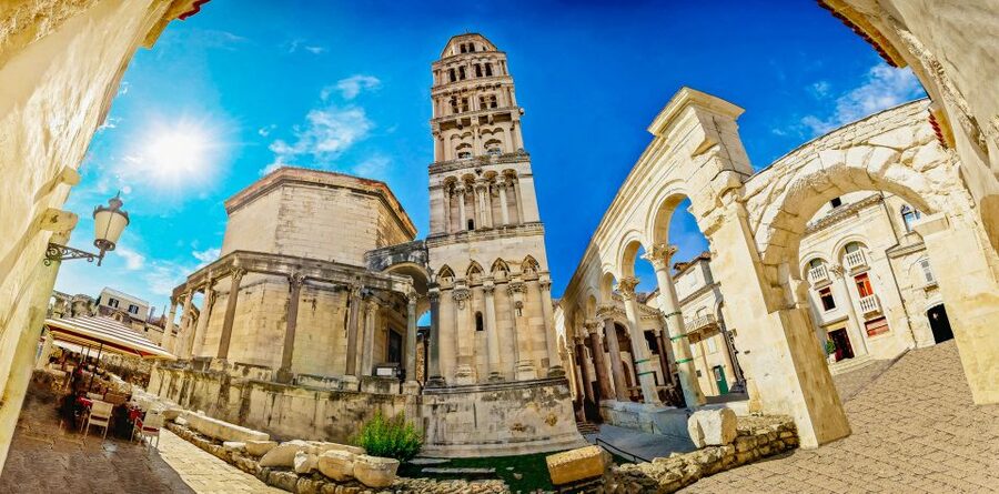 Split Game of Thrones Tour: City of Dragons - Museum discount and throne photo