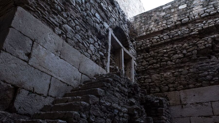 Split: Game of Thrones Tour with Diocletian's Palace Cellar - Meeting on the Riva promenade