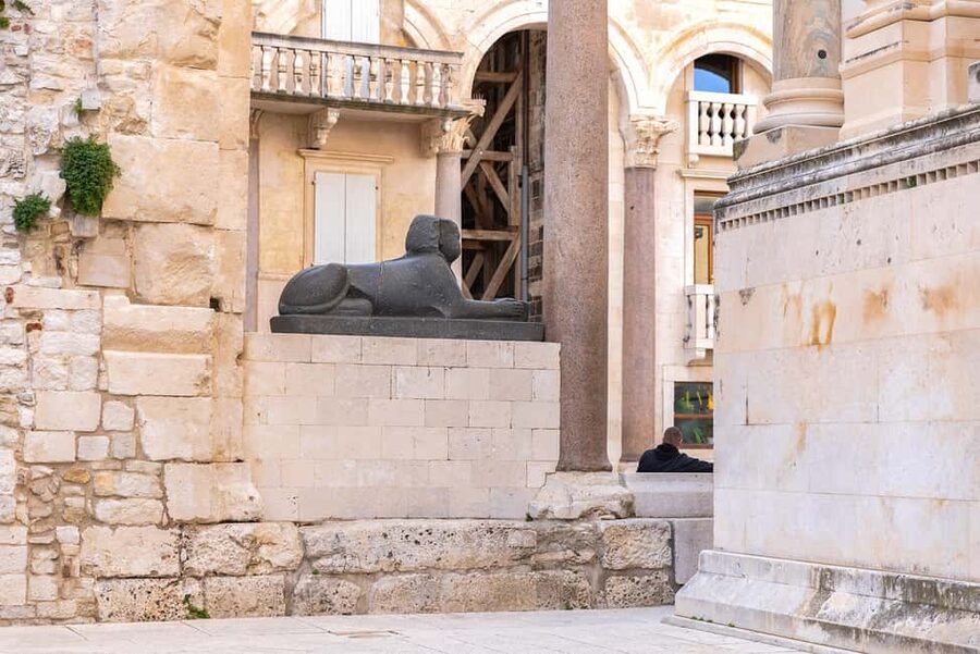 Split: Group or Private Walking Tour with Art Historian - What the $32 price buys you