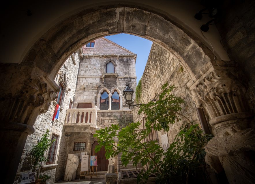 Split: Local History and Culture 90-Minute Walking Tour - What the guide style adds