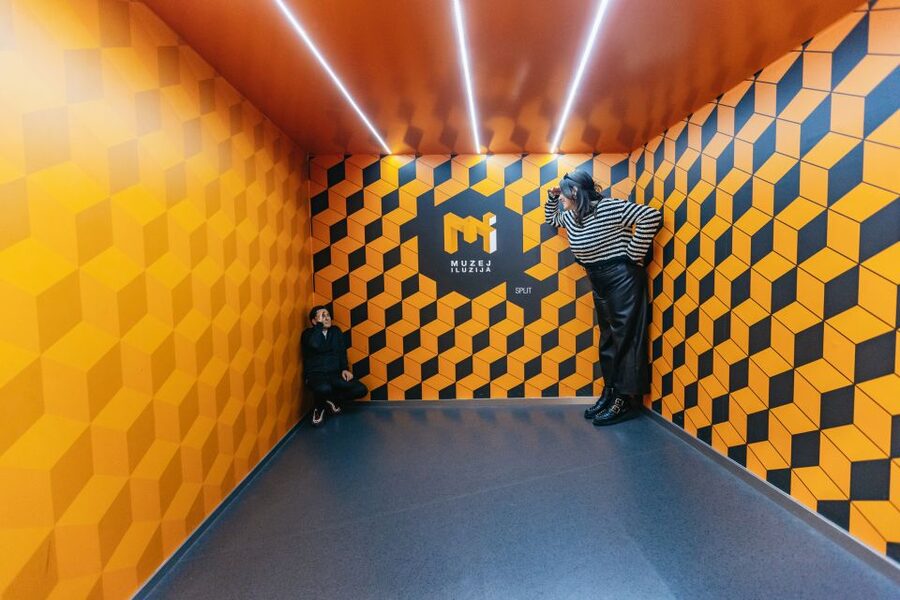 Split: Museum of Illusions Entrance Ticket - Gravity tricks that challenge your eyes