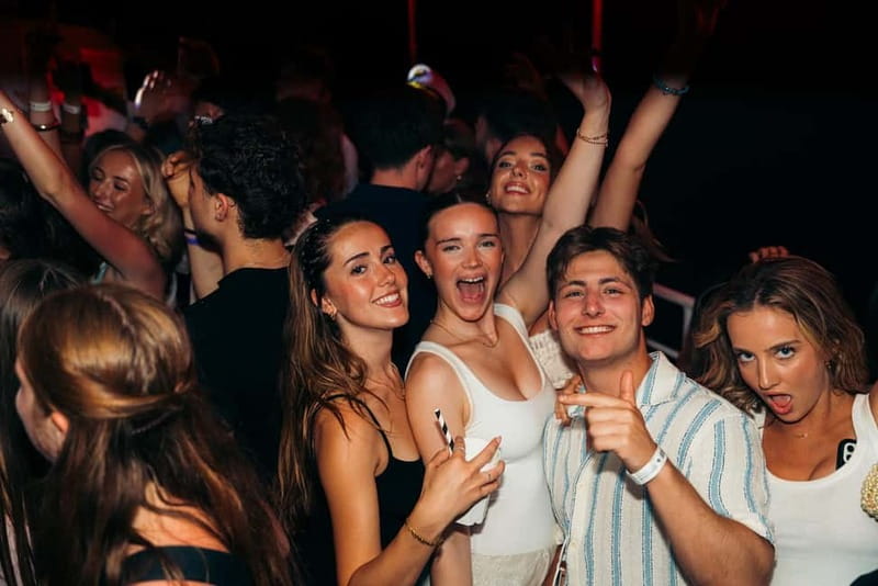 Split: Night Boat Party with Free Shots, Dj and After Party - How to judge the music and atmosphere