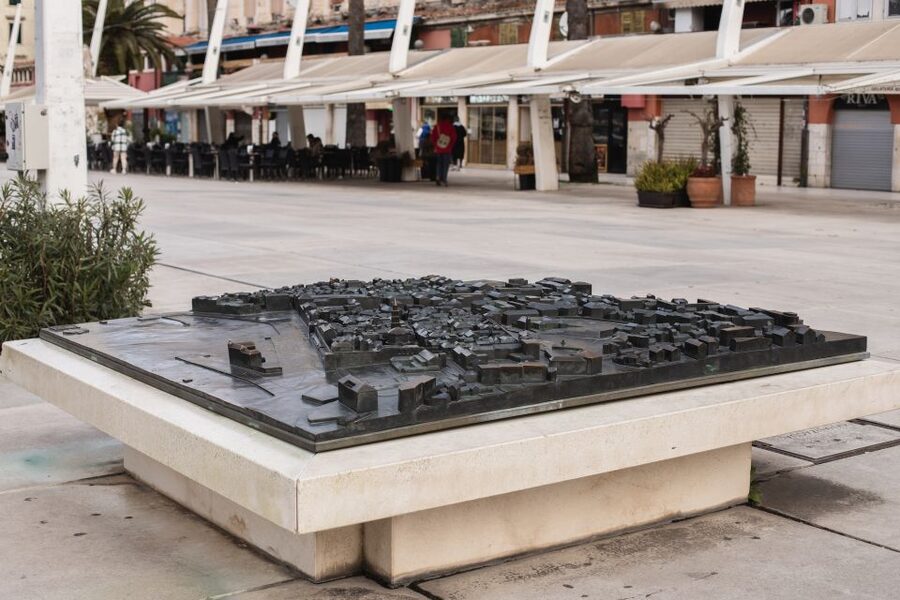 Split: Palace & Old Town Private Walking Tour-Entrance incl. - Jupiter’s Temple and the palace’s religious side