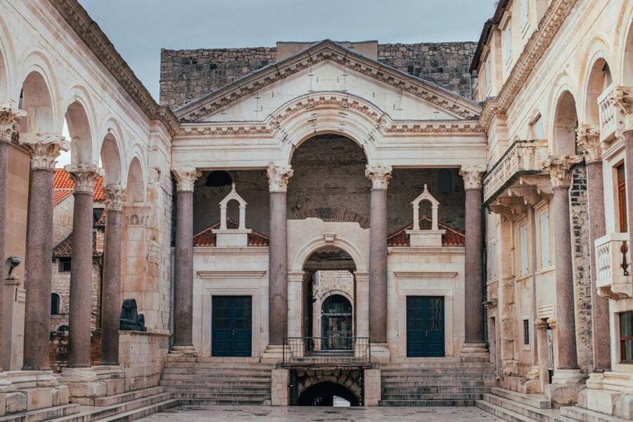 Split: Palace & Old Town Private Walking Tour-Entrance incl. - Palace cellars: the best opening lesson