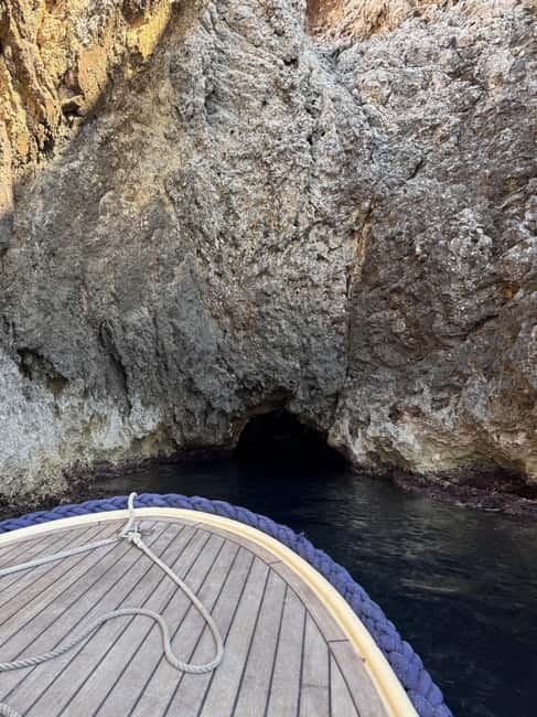 Split/Podstrana: Blue Cave, Hvar & 6 Islands Speedboat Trip - Komiža gives the schedule some breathing room