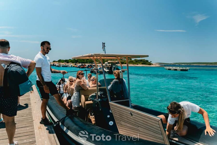 Split/Podstrana: Blue Cave, Hvar & 6 Islands Speedboat Trip - Stiniva Cove is a quick first swim