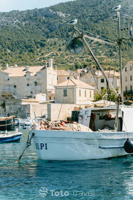 Split/Podstrana: Blue Cave, Hvar & 6 Islands Speedboat Trip - Milna on Brač is a gentle finish