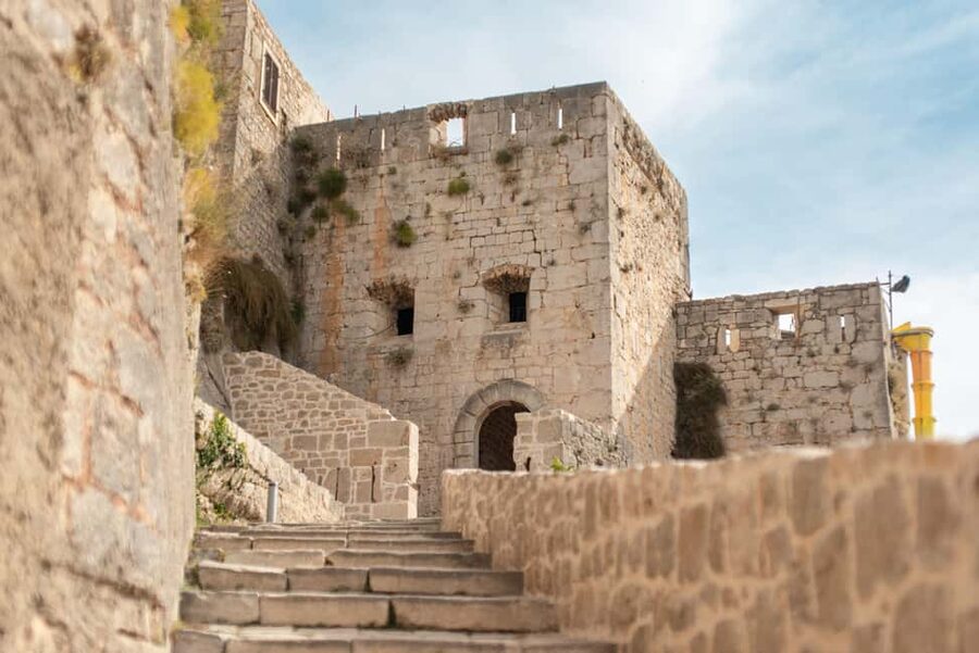 Split: Private tour to Klis Fortress and Vranjača cave - Why this five-hour tour works so well