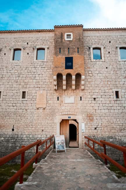 Split: Private tour to Salona, Vitturi castle and Trogir - A few smart ways to prepare