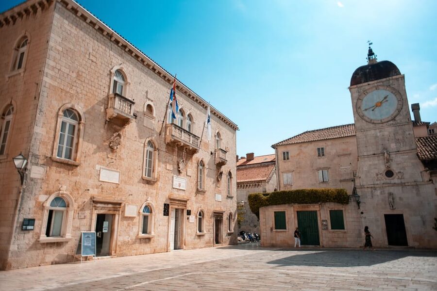 Split: Private tour to Salona, Vitturi castle and Trogir - Vitturi Castle and the seven Kaštela towns