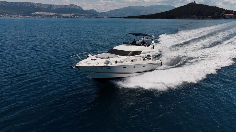 Split: Private Yacht Day Trip - Swimming and snorkeling in clear Adriatic water
