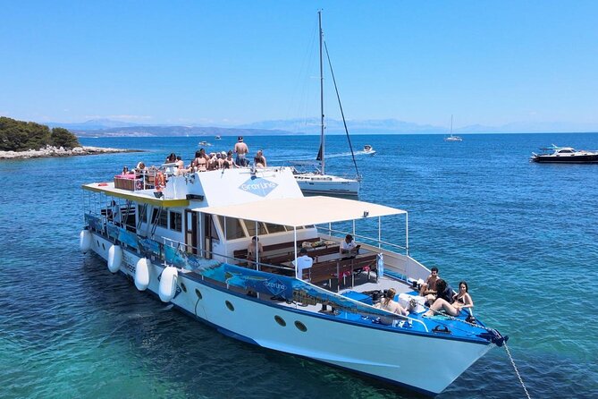 Split Riviera Panoramic Sunset Cruise with Summer Vibes on Boat - The sunset toast and onboard drinks