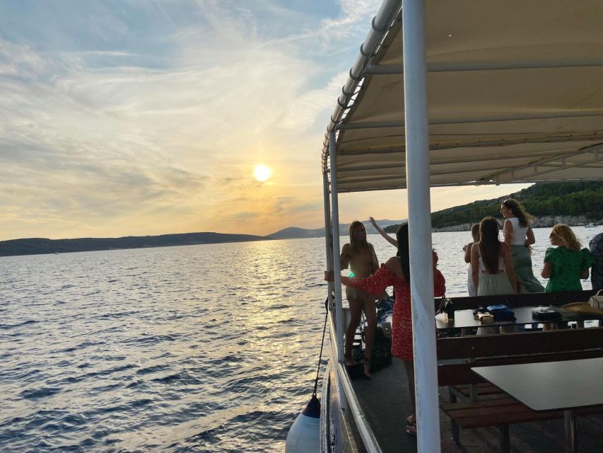 Split: Riviera Sunset Cruise & Swim with Summer Vibes - Drinks, Music, and the Pomalo Mood