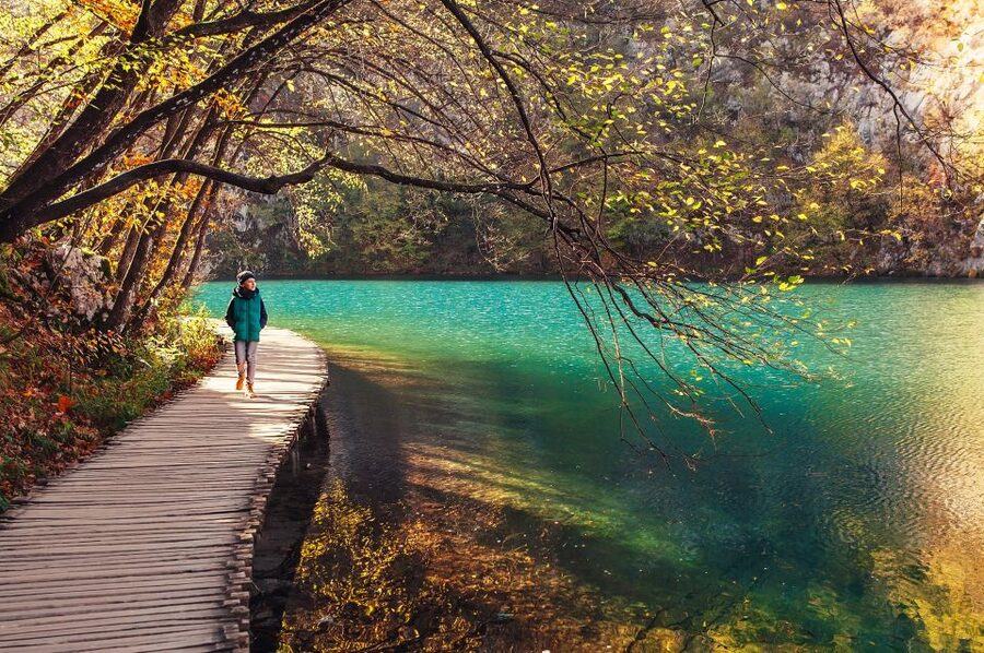 Split: Transfer to Zagreb with Plitvice Lakes Entry Tickets - Lunch and the afternoon road to Zagreb