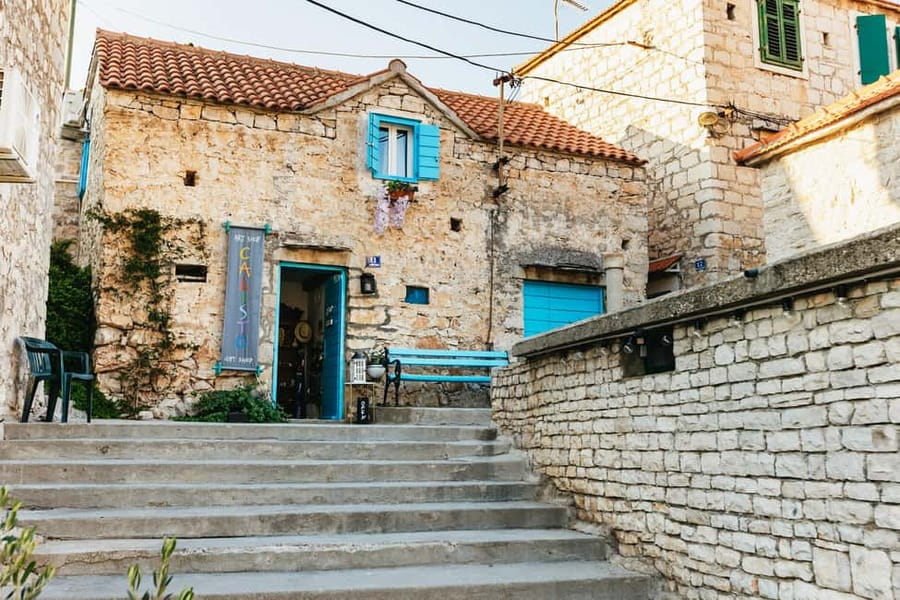 Split/Trogir: Blue Lagoon and 3 Islands Speedboat Tour - Should you book the Blue Lagoon and 3 Islands tour?