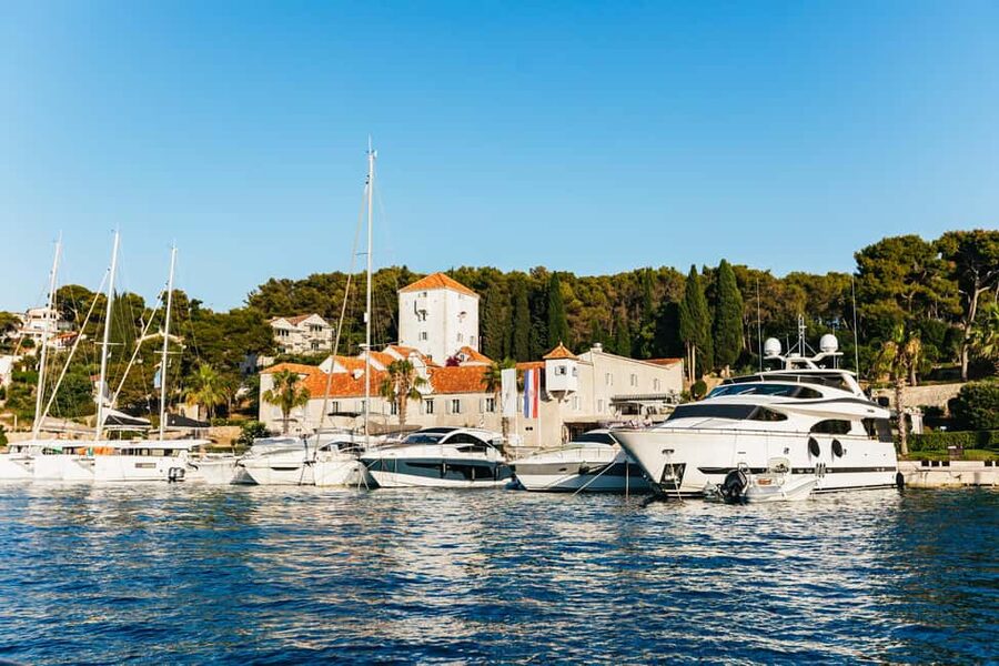Split/Trogir: Blue lagoon and 3 islands speedboat tour - Guiding quality can shape the whole day