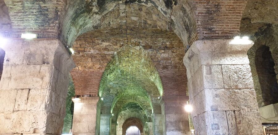 Split: Walking tour of Split with a 'Magister' of History - Saint Domnius Cathedral and Jupiter’s Temple