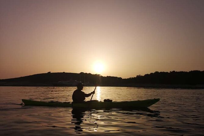 Sunset Kayak Tour in Hvar Town, Croatia - Learning the kayak basics before launch