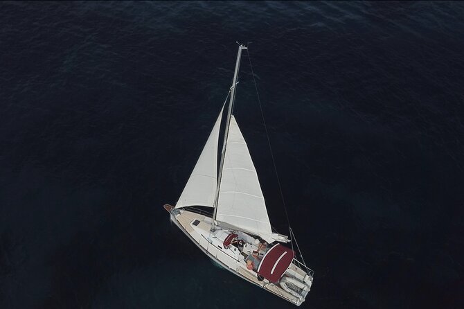 Sunset Sailing Tour on the Pakleni Islands - What the crew adds to the trip