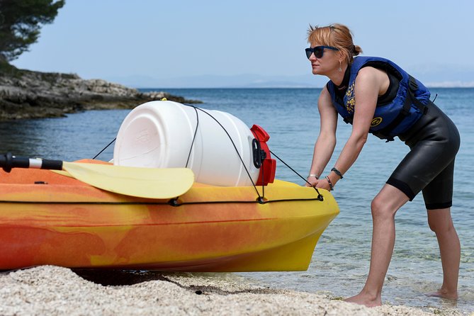 Supetar-Postira kayaking - What the guides add to the experience