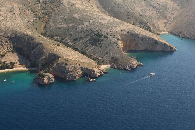 Swimming and Snorkeling on the Wild Bays 3.5 Hours (PUBLIC) - A friendly captain and a quiet boat