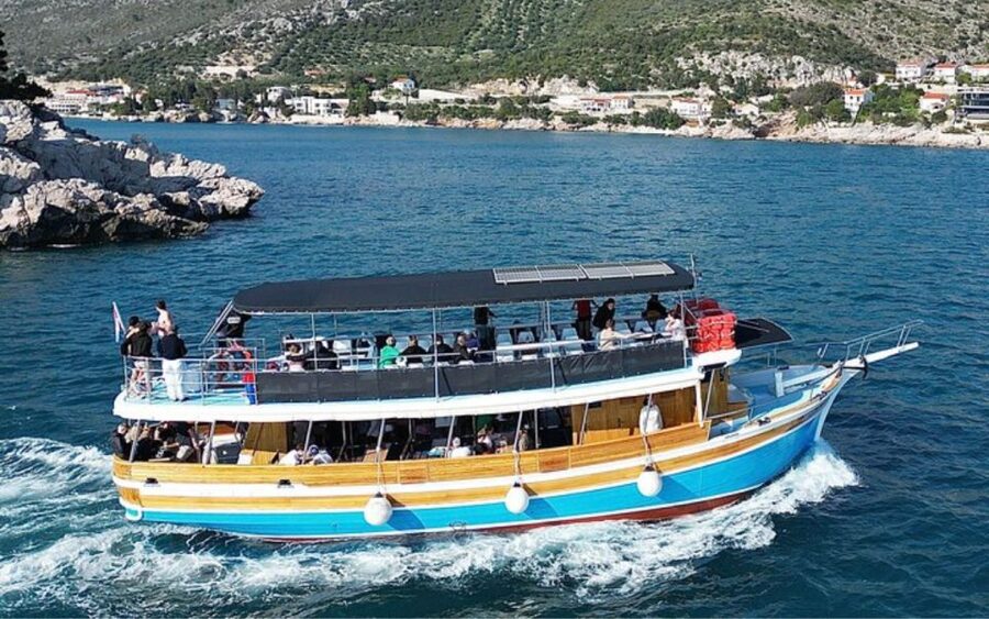 Three Island Boat Tour With Lunch - What the crew adds to a long day