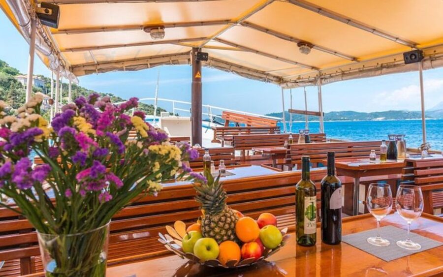 Three Island Boat Tour With Lunch - Swimming, snorkeling, and what to pack
