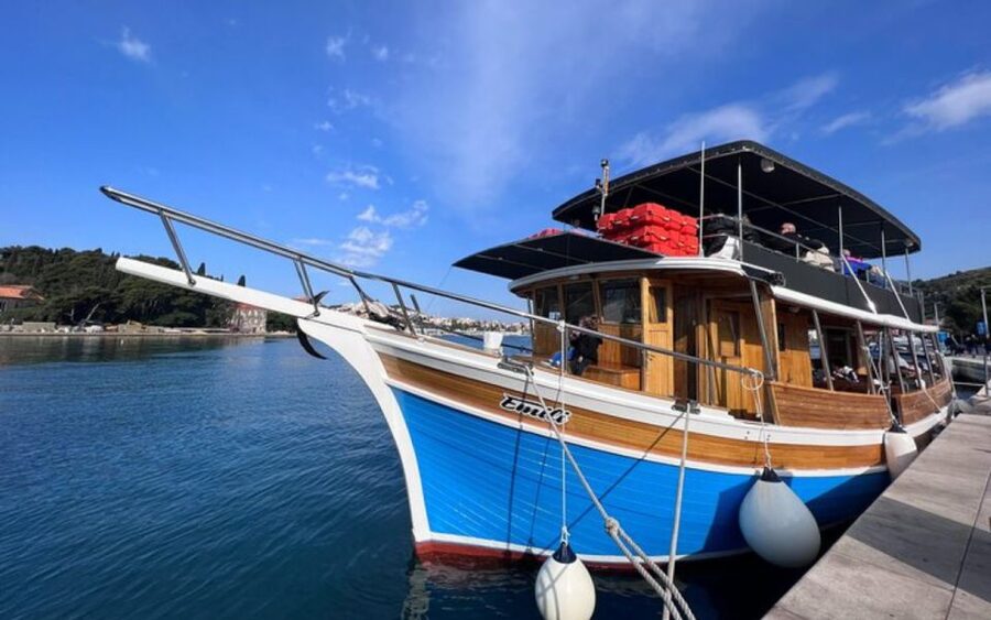 Three Island Boat Tour With Lunch - Lopud and the long stop at Sunj Beach