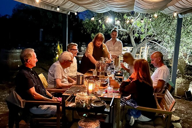Traditional Hvar Cooking Classes, Dinners & 'Poje' Field Tour! - Why the six-person size matters